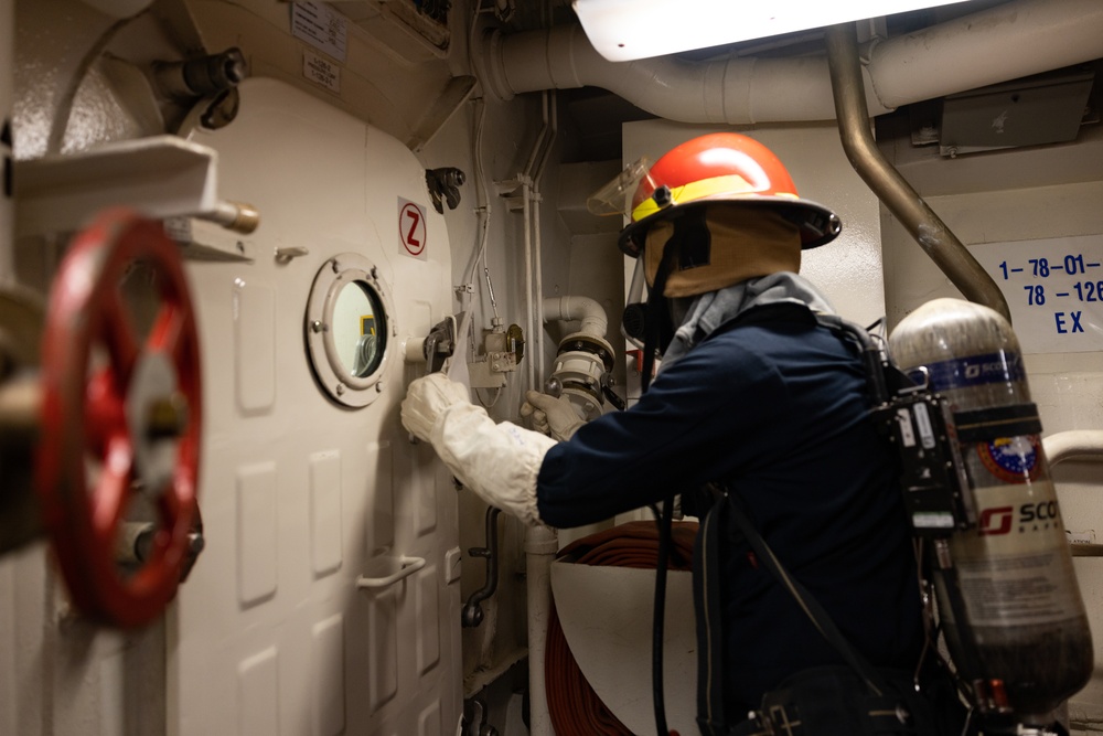 USS Oscar Austin (DDG 79) Conducts Toxic Gas Damage Control Drill