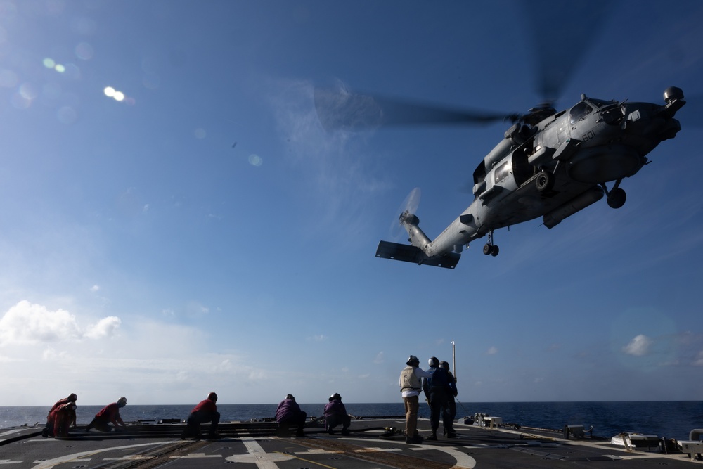 HSM 60, DET 2 Conducts Vertical Replenishment (VERTREP) and Helicopter In-Flight Refueling (HIFR) Drills Aboard the USS Oscar Austin (DDG 79)