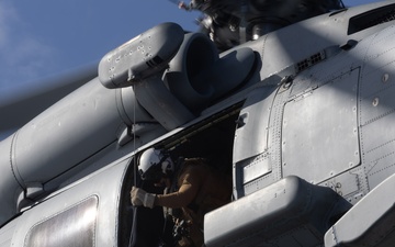 HSM 60, DET 2 Conducts Vertical Replenishment (VERTREP) and Helicopter In-Flight Refueling (HIFR) Drills Aboard the USS Oscar Austin (DDG 79)