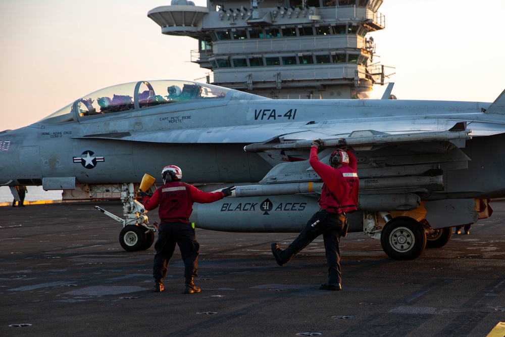 Abraham Lincoln conducts flight operations