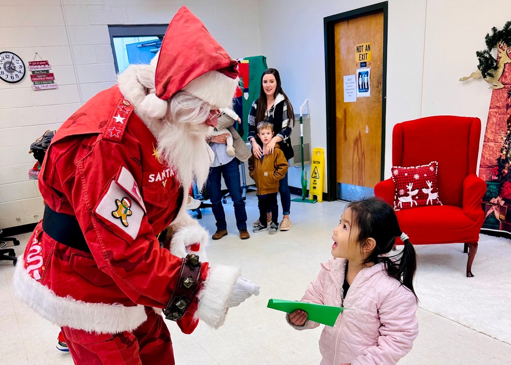 Kris Kringle Visits Children's Christmas Party