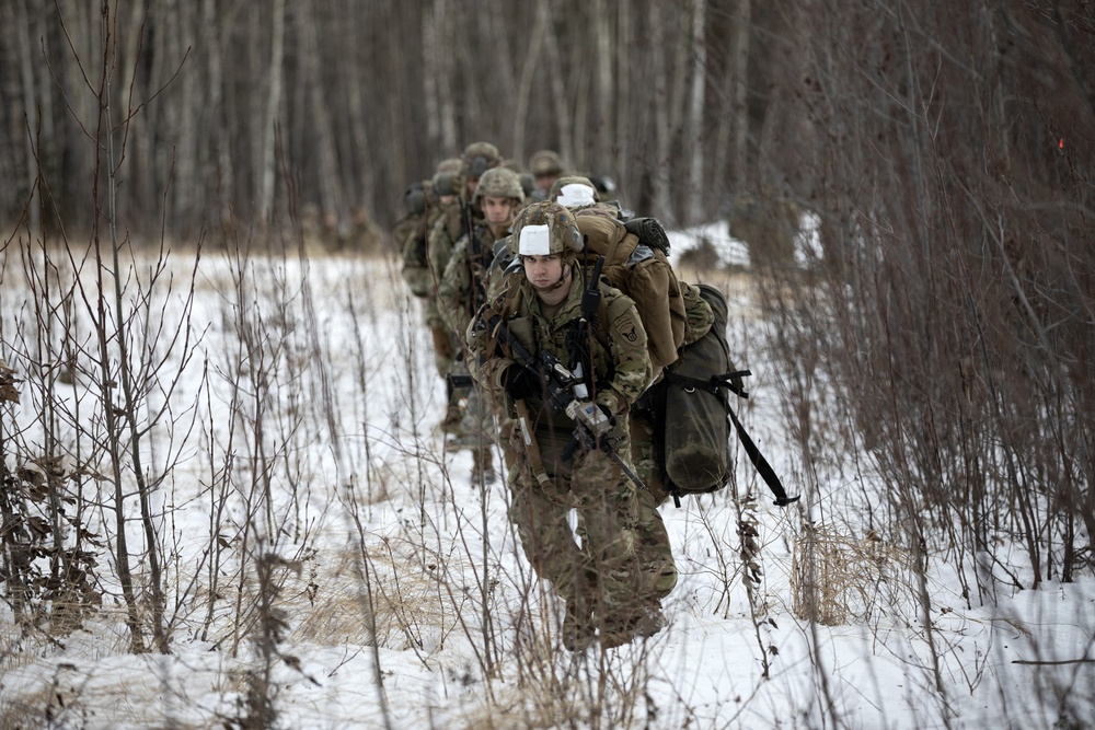 AKARNG aviators give 11th Airborne ‘Arctic Angels’ a lift during air assault training