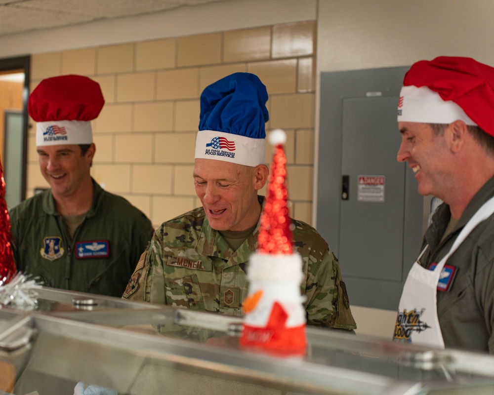 114th Fighter Wing leadership serve holiday meal to Airmen