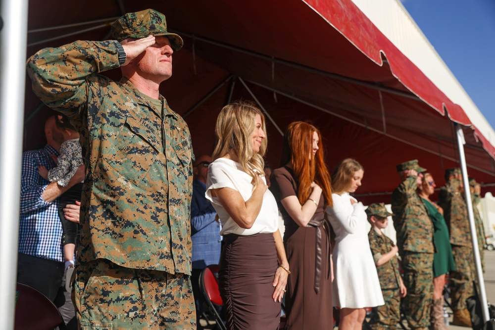 VMM-165 Conducts Change of Command Ceremony at MCAS Miramar