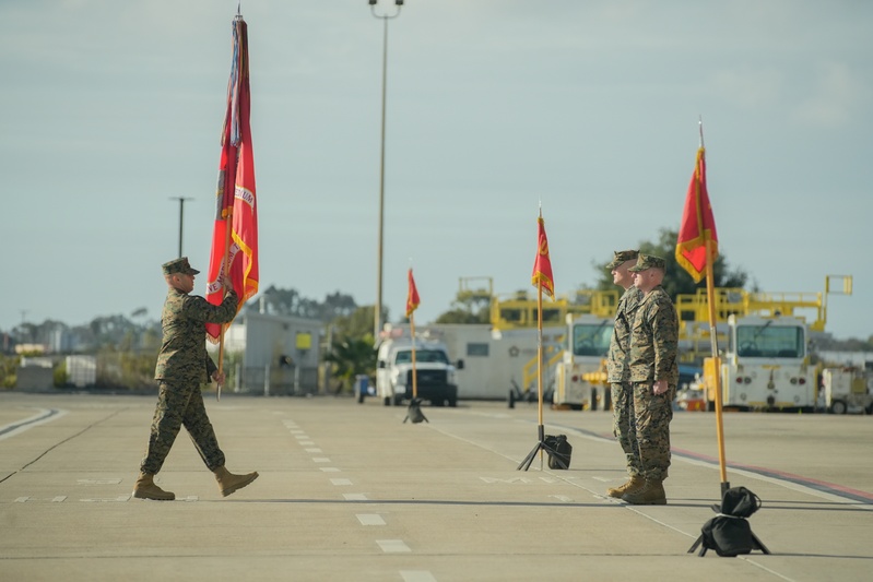 VMM-165 Conducts Change of Command Ceremony at Miramar