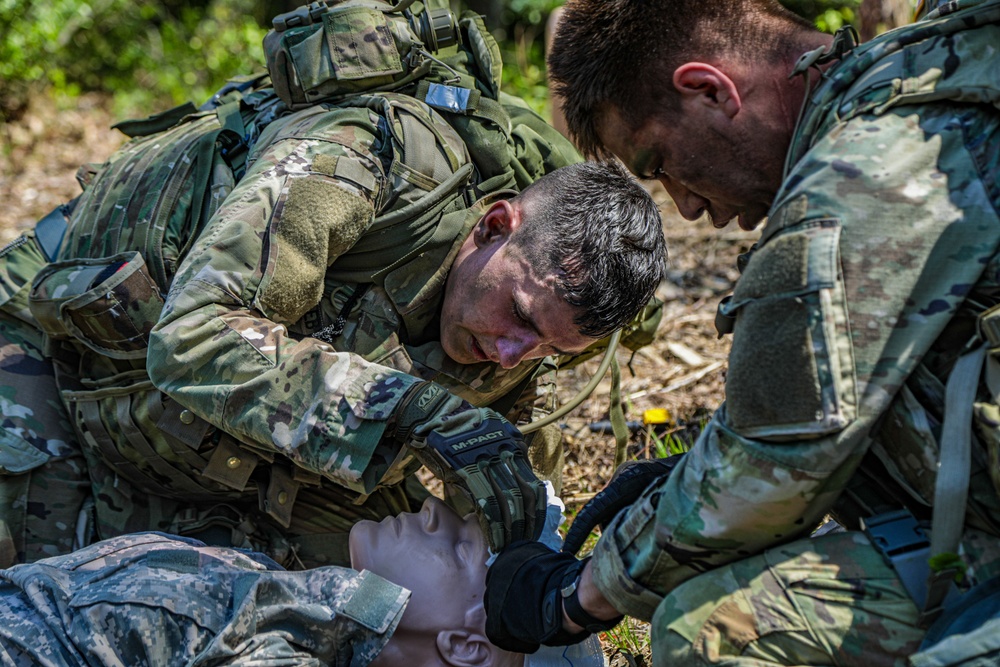 207th Military Intelligence Brigade (Theater) Competes in Best Squad Competition
