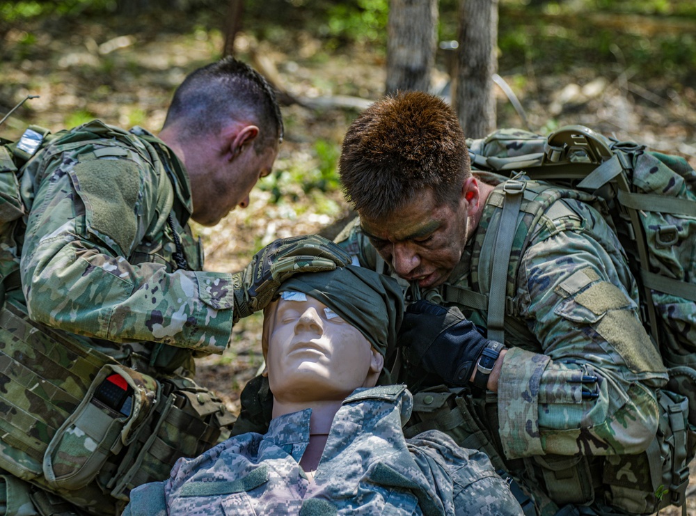 207th Military Intelligence Brigade (Theater) Competes in Best Squad Competition