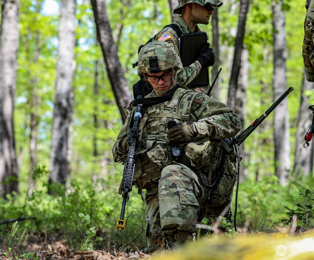 207th Military Intelligence Brigade (Theater) Competes in Best Squad Competition