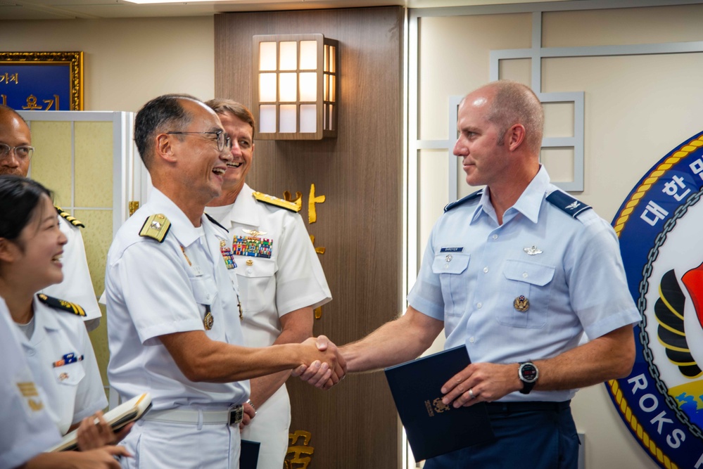 Deputy 36th Wing Attends Luncheon Hosted by the Republic of Korea Cruise Training Task Group