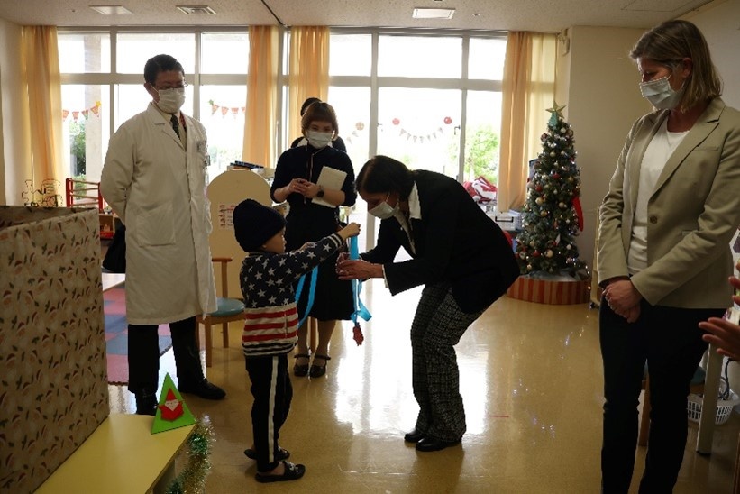 U.S. Naval Hospital Okinawa Spreads Christmas Joy to Local Japanese Children