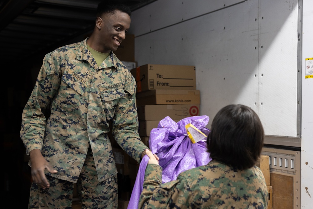 MCIPAC’s Santa Claus: Postal distributes mail through the holidays