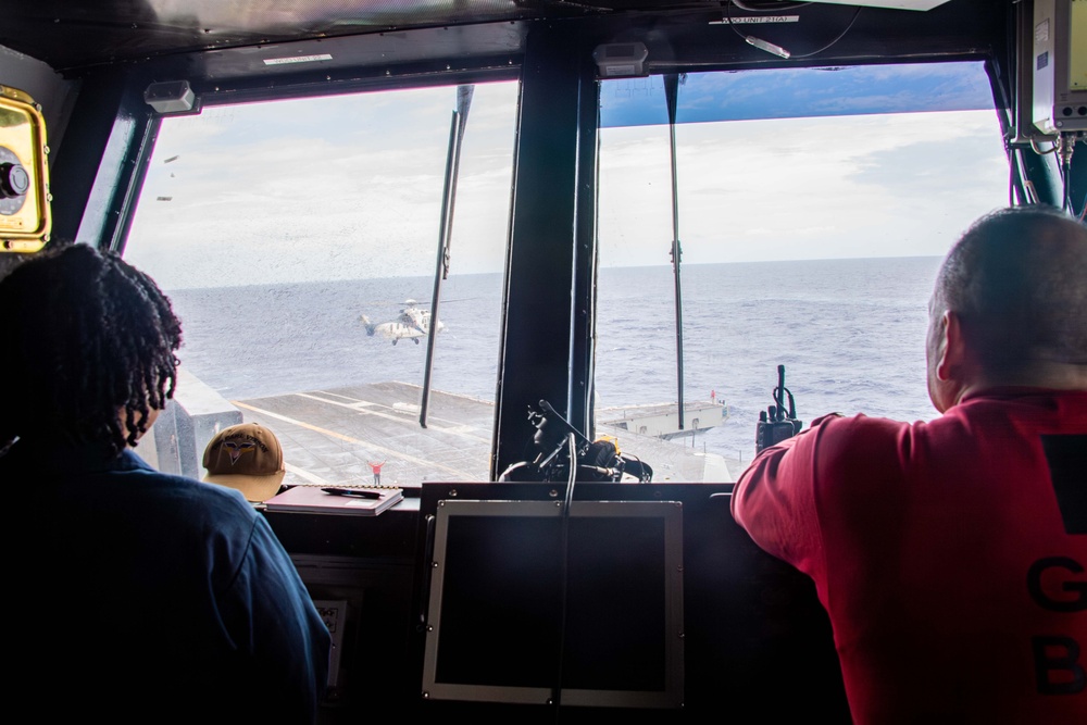 USS Carl Vinson (CVN 70) Conducts Routine Flight Operations in the Philippine Sea