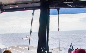 USS Carl Vinson (CVN 70) Conducts Routine Flight Operations in the Philippine Sea