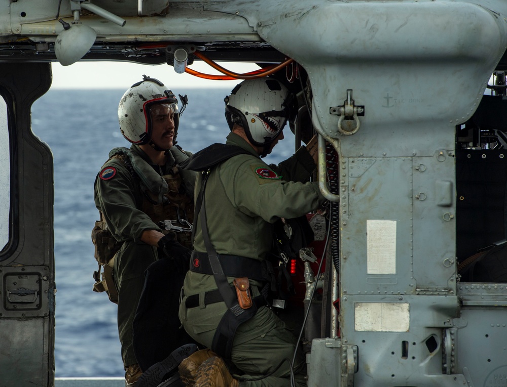 USS Carl Vinson (CVN 70) Conducts Routine Flight Operations in the Philippine Sea