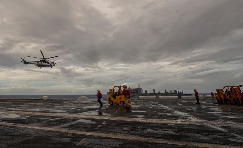 USS Carl Vinson (CVN 70) Conducts Routine Operations in the Philippine Sea