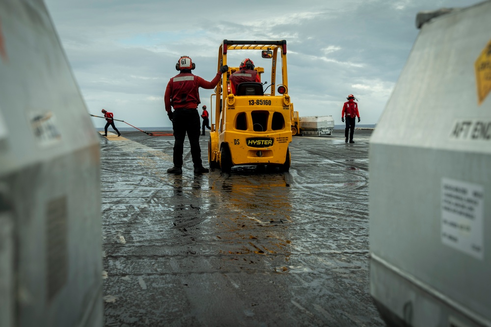 USS Carl Vinson (CVN 70) Conducts Routine Flight Operations in the Philippine Sea