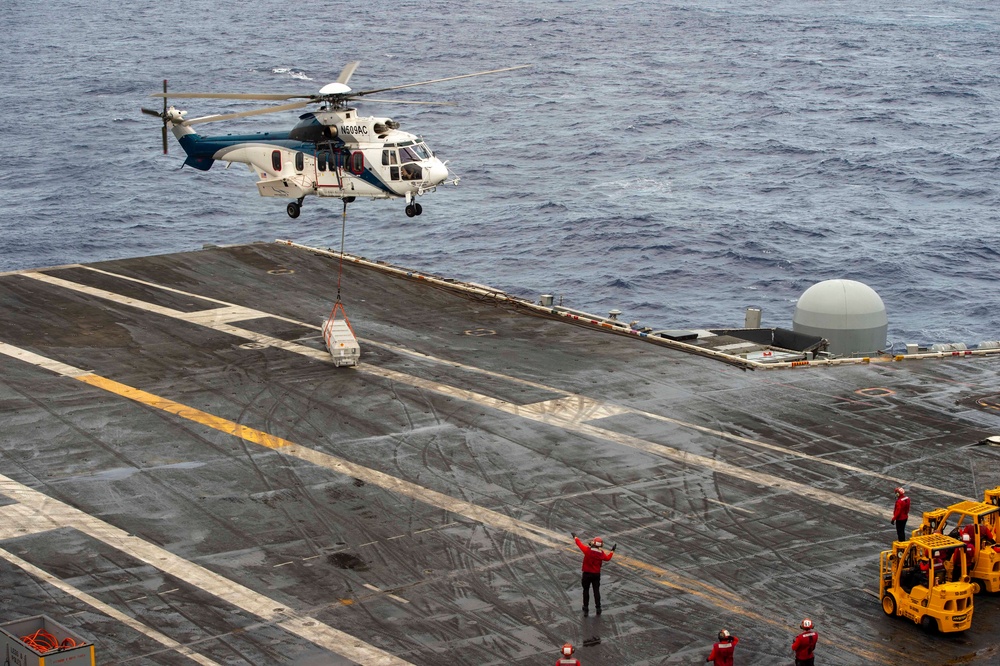 USS Carl Vinson (CVN 70) Conducts Routine Flight Operations in the Philippine Sea