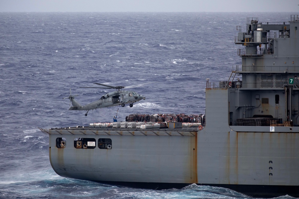 USS Carl Vinson (CVN 70) Conducts Routine Operations in the Philippine Sea