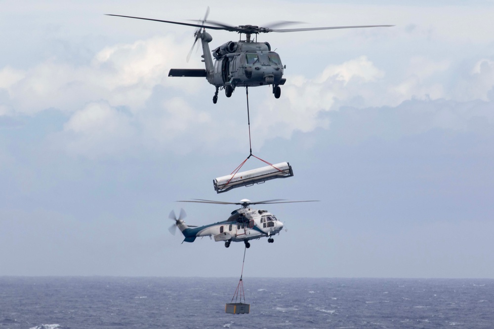 USS Carl Vinson (CVN 70) Conducts Routine Operations in the Philippine Sea