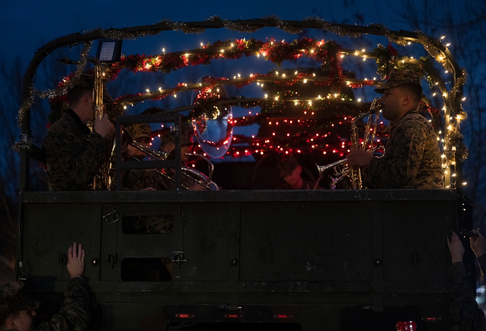 2d Marine Division Band Seven Ton Caroling