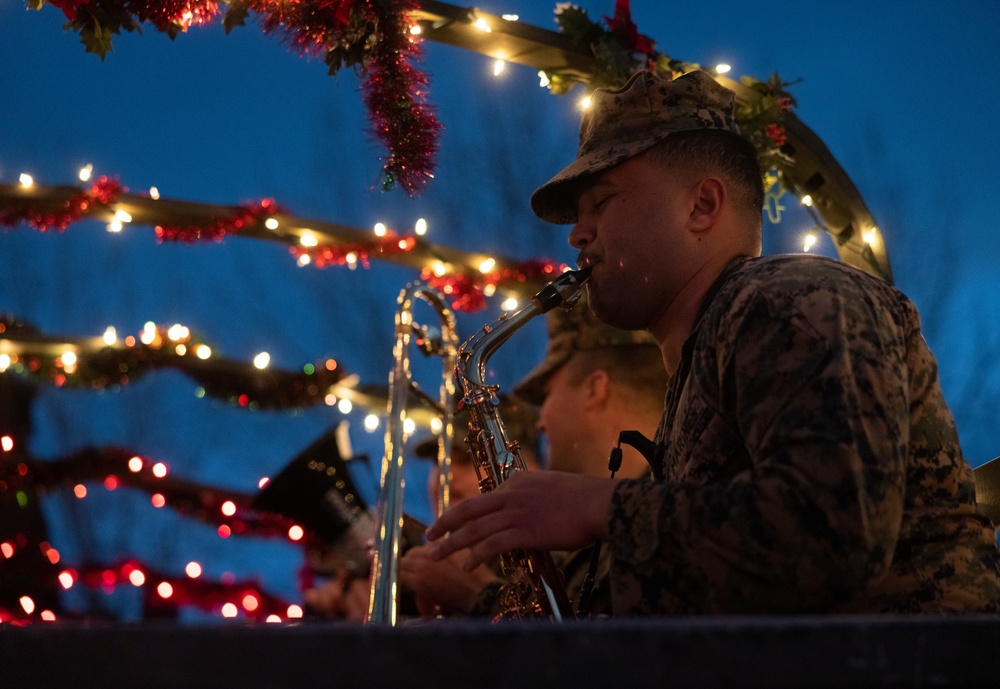 2d Marine Division Band Seven Ton Caroling