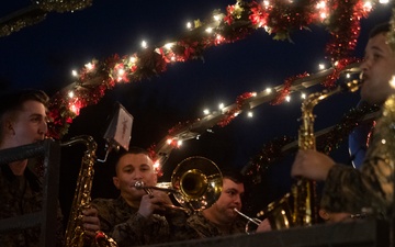 2d Marine Division Band Seven Ton Caroling