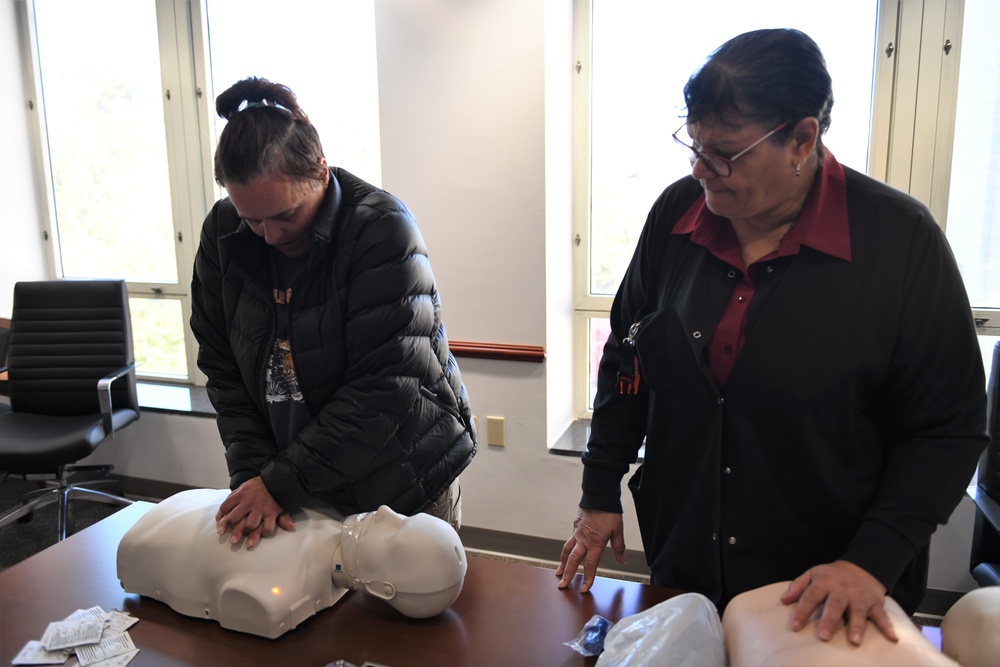 USACE Occupational Health Nurse certifies employees on life-saving procedures