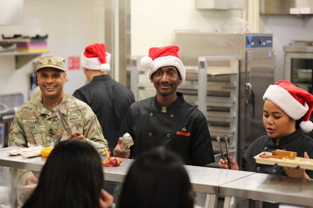 314th CSSB Holds Annual Holiday Party