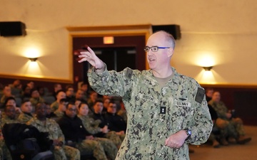 Admiral Inspires Navy Reservists: “We Are the Sixth Man”