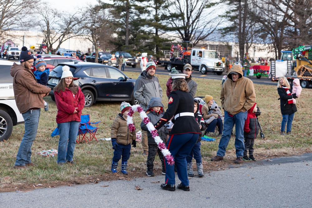 Recruiting Station Richmond Attends Stuarts Draft Christmas Parade