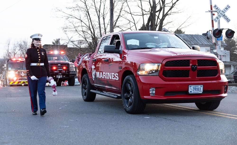 Recruiting Station Richmond Attends Stuarts Draft Christmas Parade