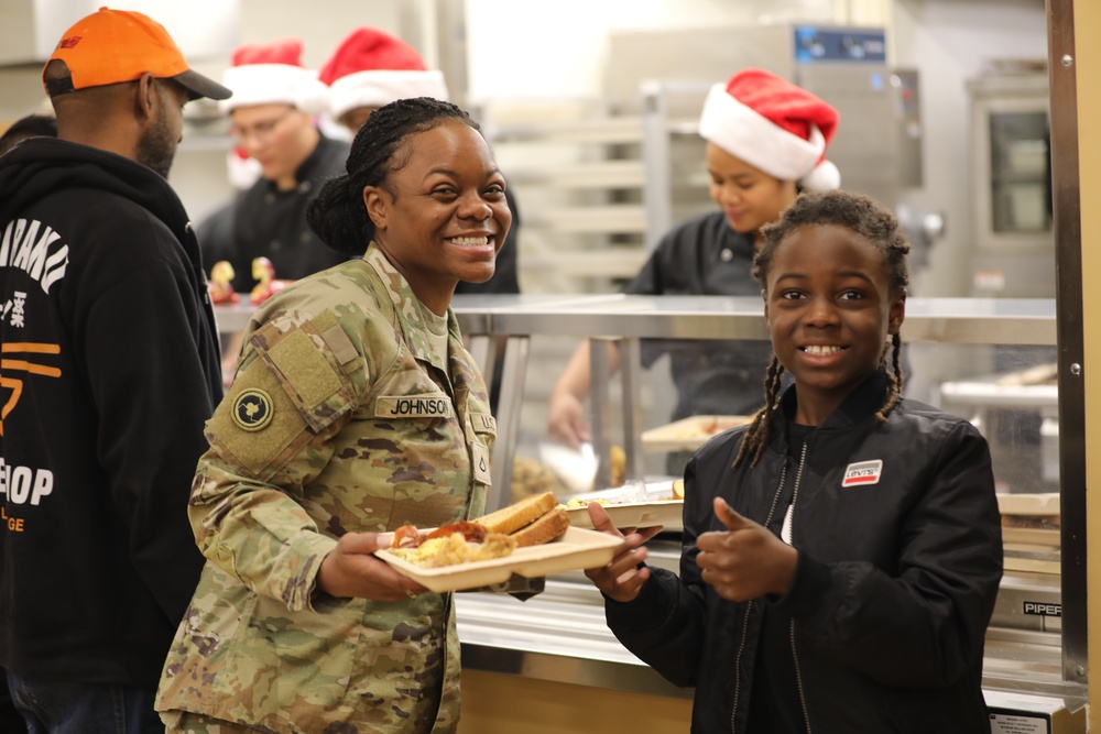 314th CSSB Holds Annual Holiday Party