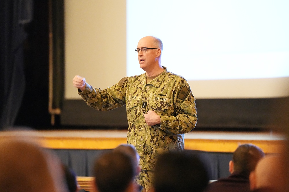 Admiral Inspires Navy Reservists: “We Are the Sixth Man”