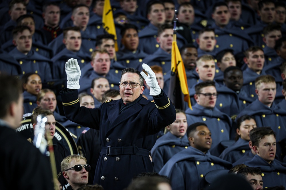 82nd CAB Participates in Army vs. Navy Game