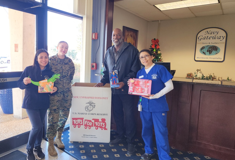 A Season of Giving with Navy Lodge and Navy Gateway Inns &amp; Suites Whiting Field