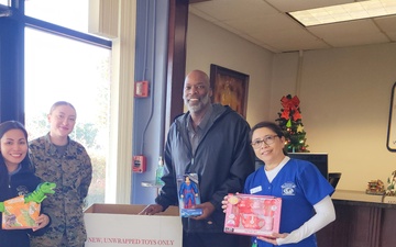 A Season of Giving with Navy Lodge and Navy Gateway Inns &amp; Suites Whiting Field