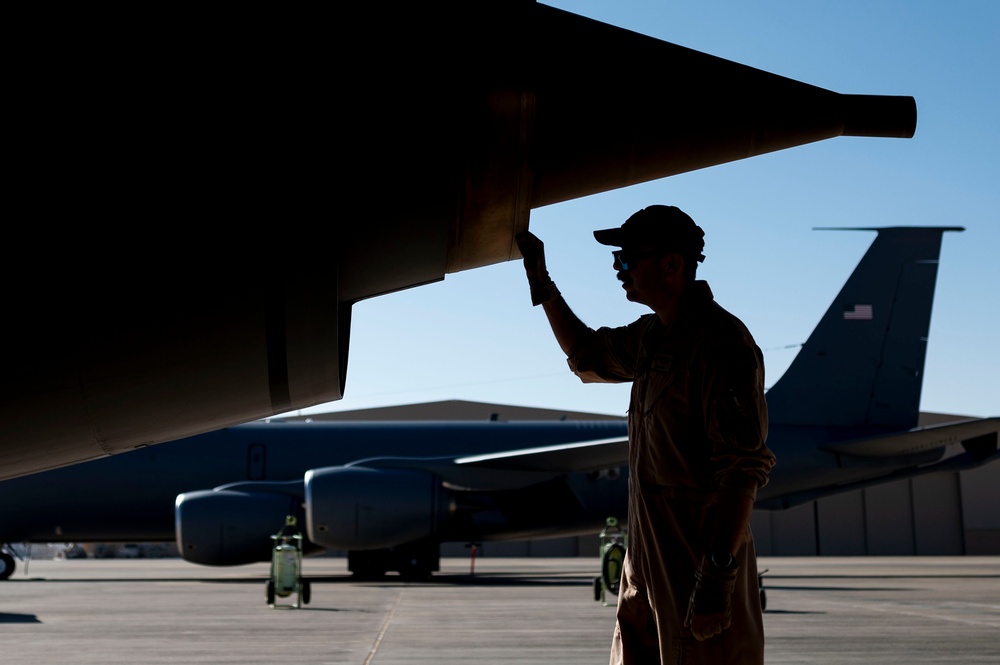 Refueling Fighting Falcons