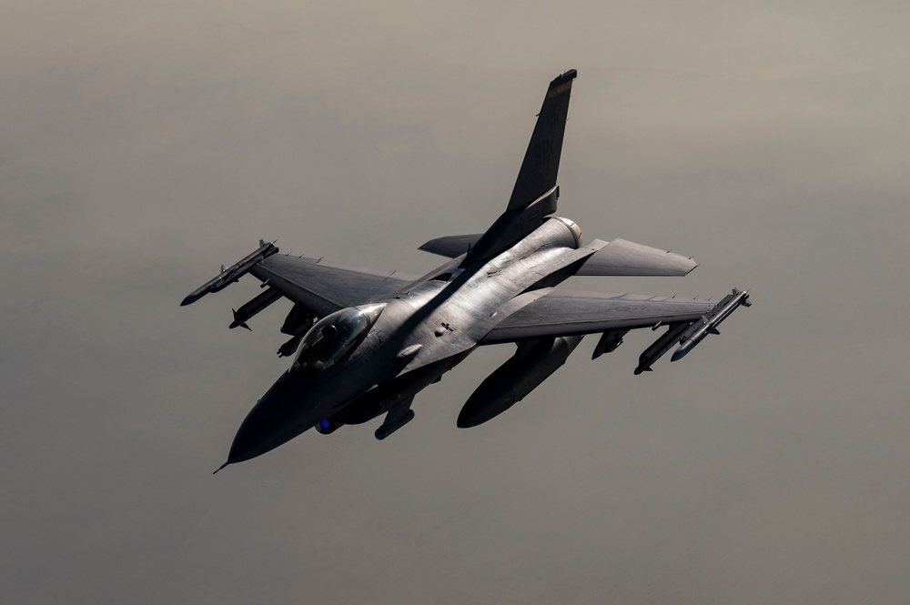 Refueling Fighting Falcons