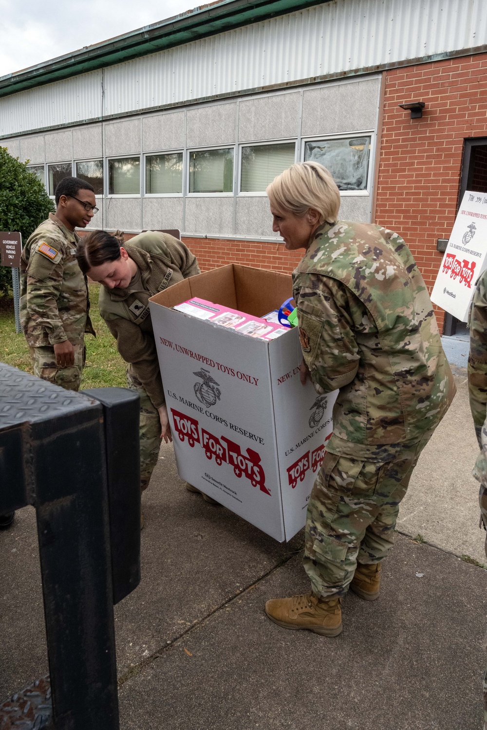 Fort Eustis Toys For Tots