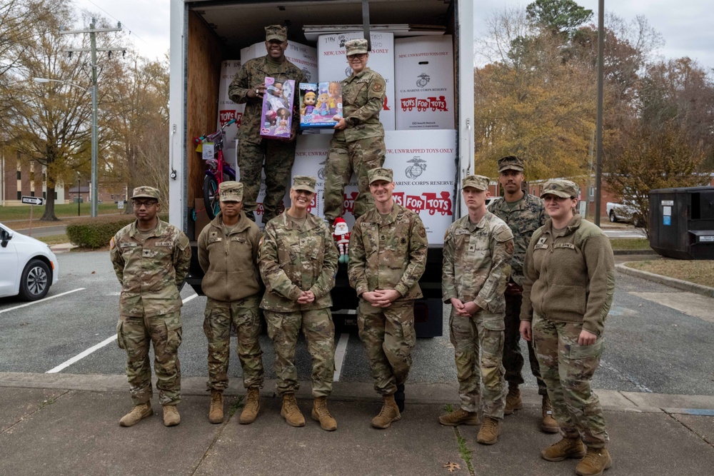Fort Eustis Toys For Tots