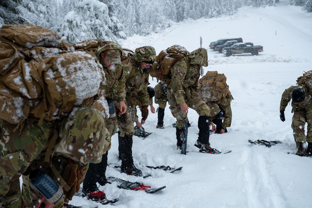 SERE pre-team snowshoe ruck 2024