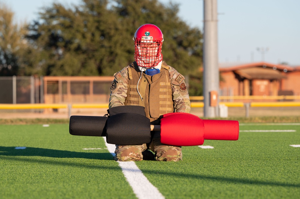 Dyess Airmen, Marines train in the Marine Corps Martial Arts Program