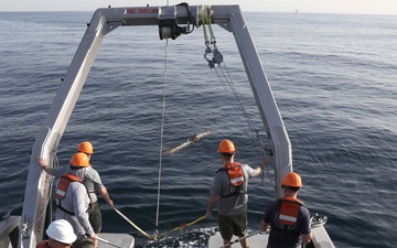 Strengthening partnerships under the waves: URC and UUVGRU 1 practice undersea rescue fundamentals with the Peruvian Navy