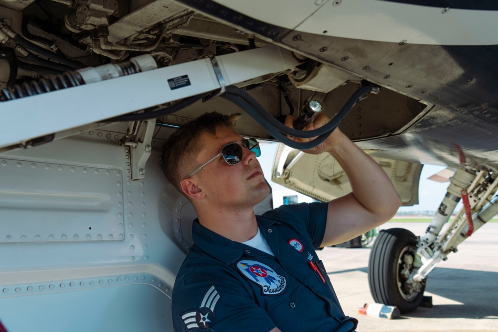 USAFADS Perform at Gulf Coast Salute Air Show 2024
