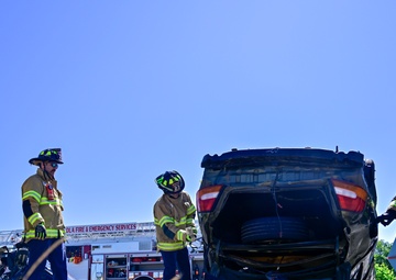 DSCR Fire Dept. Trains on Vehicle Extrication Equipment
