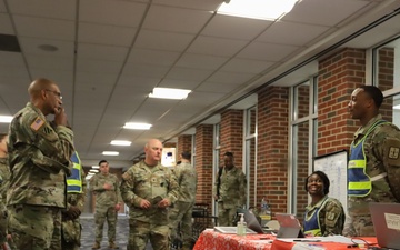 TRADOC CG visits CASCOM HBL