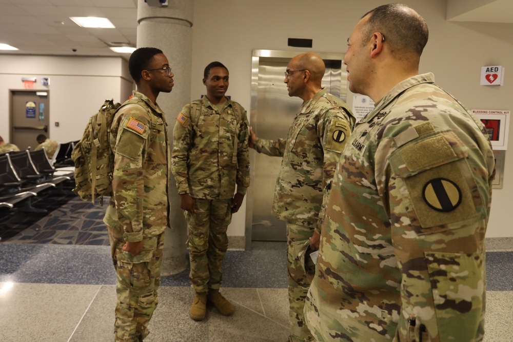 TRADOC CG visits CASCOM HBL