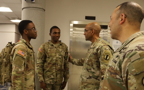 TRADOC CG visits CASCOM HBL