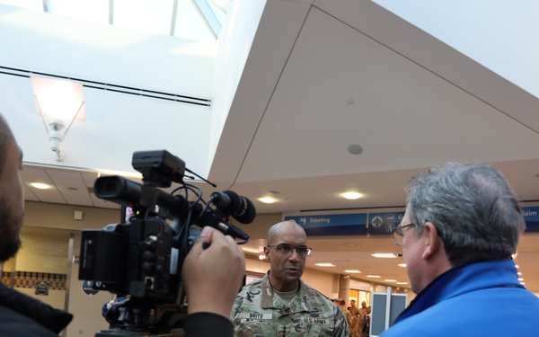 TRADOC CG visits CASCOM HBL