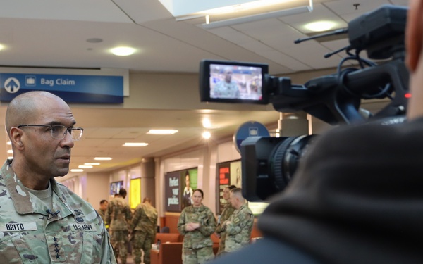 TRADOC CG visits CASCOM HBL